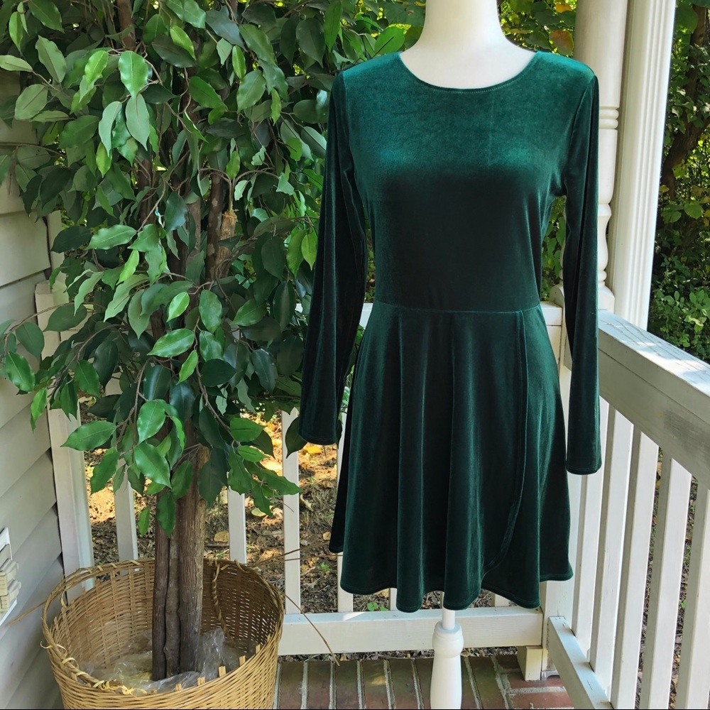Hunter Green Longsleeve Velvet Dress